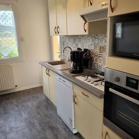 Familial Avec Jardin Et Vue Sur A Clairac, 80 M² Lejlighed *
