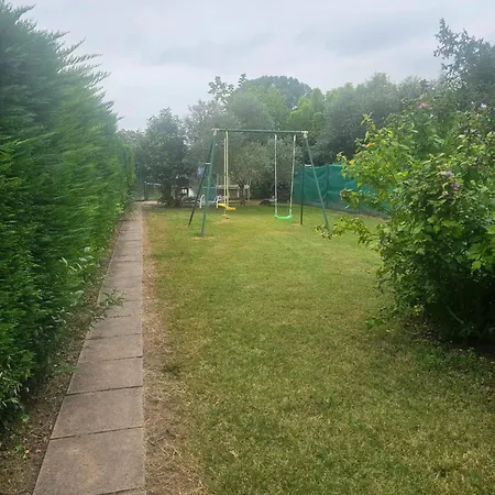 Familial Avec Jardin Et Vue Sur A Clairac, 80 M² Lejlighed *